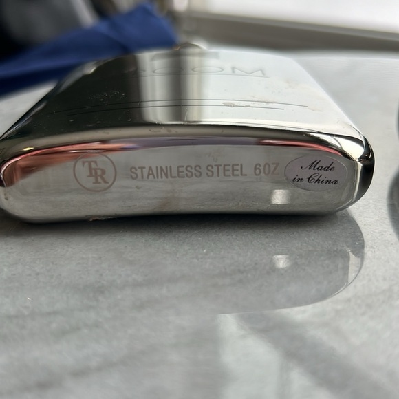 Bride and groom flasks stainless steel groom 6oz bride 4.5 oz screw off lids - Picture 11 of 13